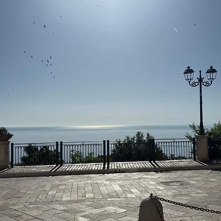 Dimore D'avalos Boutique לינה וארוחת בוקר