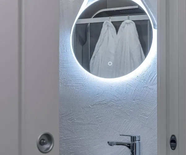 לינה וארוחת בוקר Dimore D'avalos Boutique ואסטו