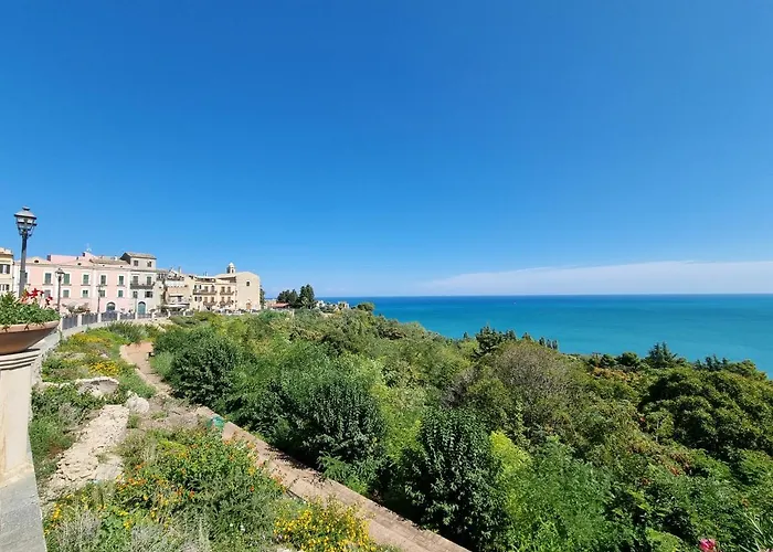 Dimore D'avalos Boutique 4* ואסטו