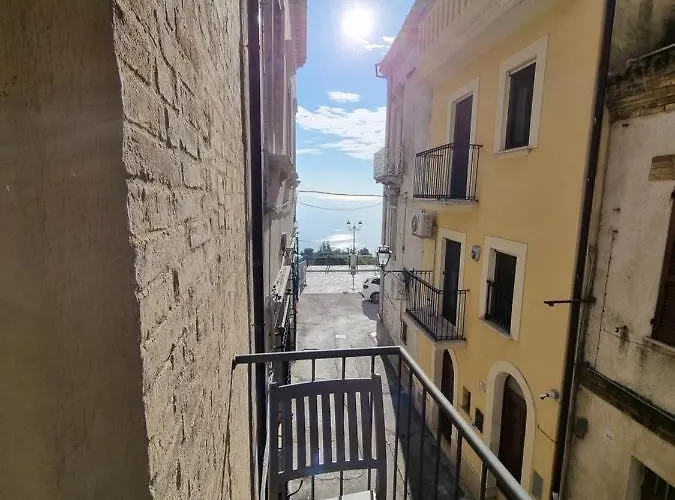 Dimore D'avalos Boutique Couette-café 4*