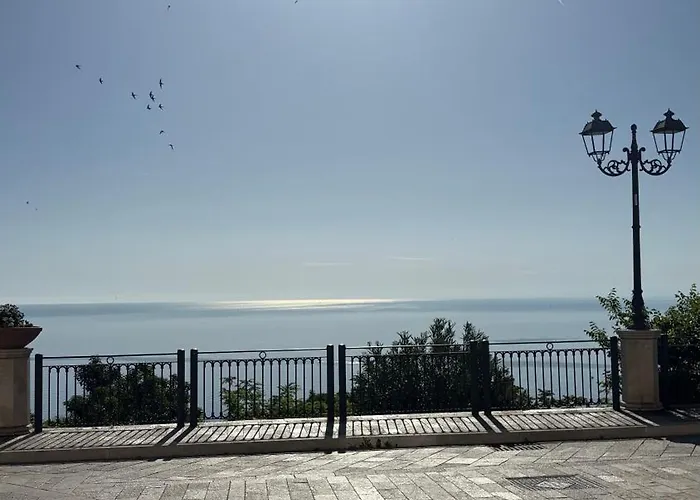 Dimore D'avalos Boutique Couette-café